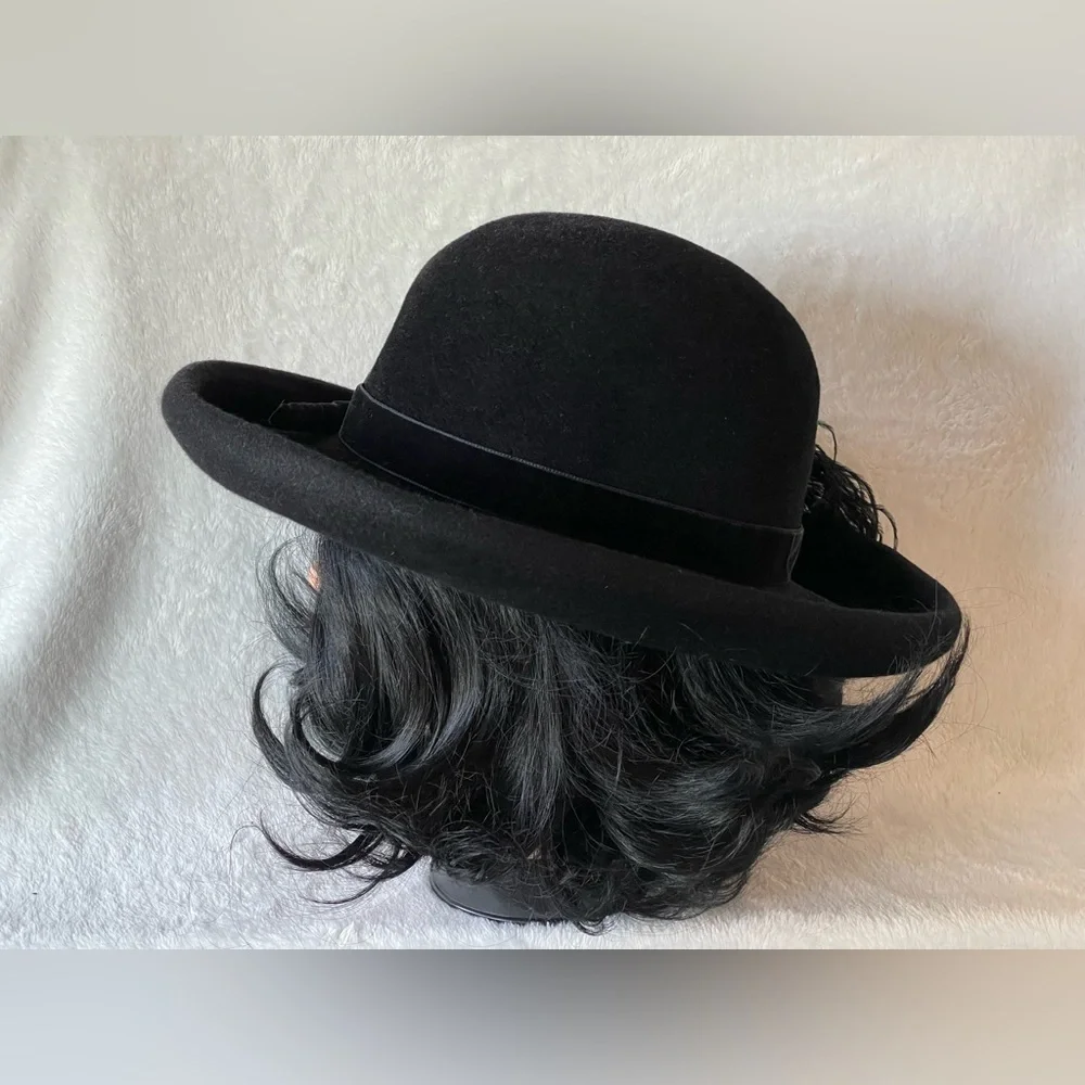 Vintage Plaza Suite By Bitmar black wool hat, with feather New
